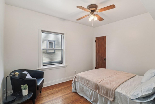 837 Wesley Ave, Oak Park, IL 60304 - bedroom with wood finished floors and ceiling fan