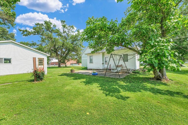 215 E Blevins St, Oakland, IL 61943 - photo 35