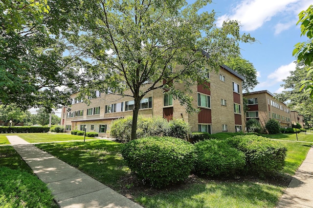 2620 Central Dr Unit 2S, Flossmoor, IL 60422 - view of building exterior featuring a residential view