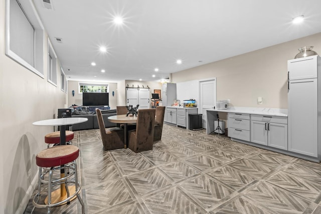 4741 S Drexel Blvd, Chicago, IL 60615 - dining area with recessed lighting