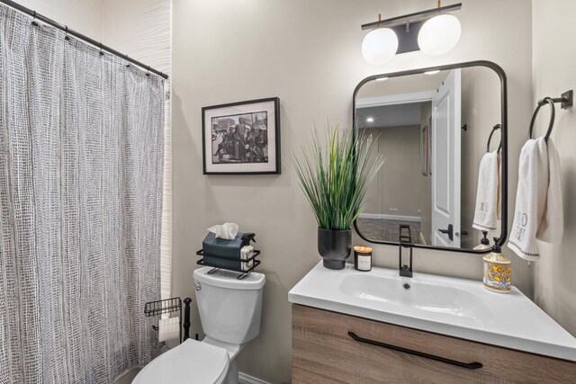 4741 S Drexel Blvd, Chicago, IL 60615 - bathroom featuring vanity and curtained shower