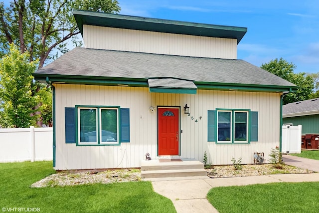 354 Millard Ave, Crystal Lake, IL 60014 - bungalow-style house featuring roof with shingles