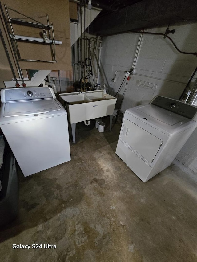 3033 189th St, Lansing, IL 60438 - laundry area featuring washing machine and dryer