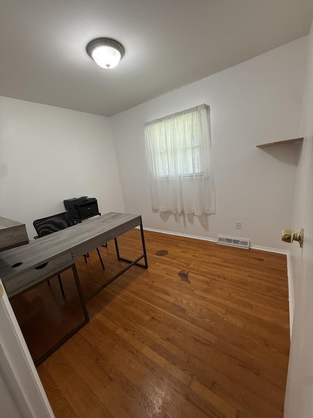 3033 189th St, Lansing, IL 60438 - home office with wood finished floors and baseboards