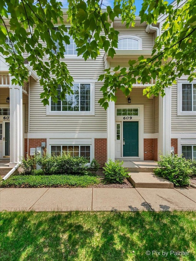 609 Cary Woods Cir, Cary, IL 60013 - view of front of home with brick siding