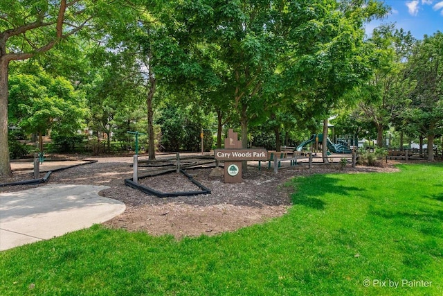 609 Cary Woods Cir, Cary, IL 60013 - view of community featuring a yard