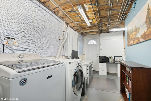 10824 Lavergne Ave, Oak Lawn, IL 60453 - laundry room featuring independent washer and dryer