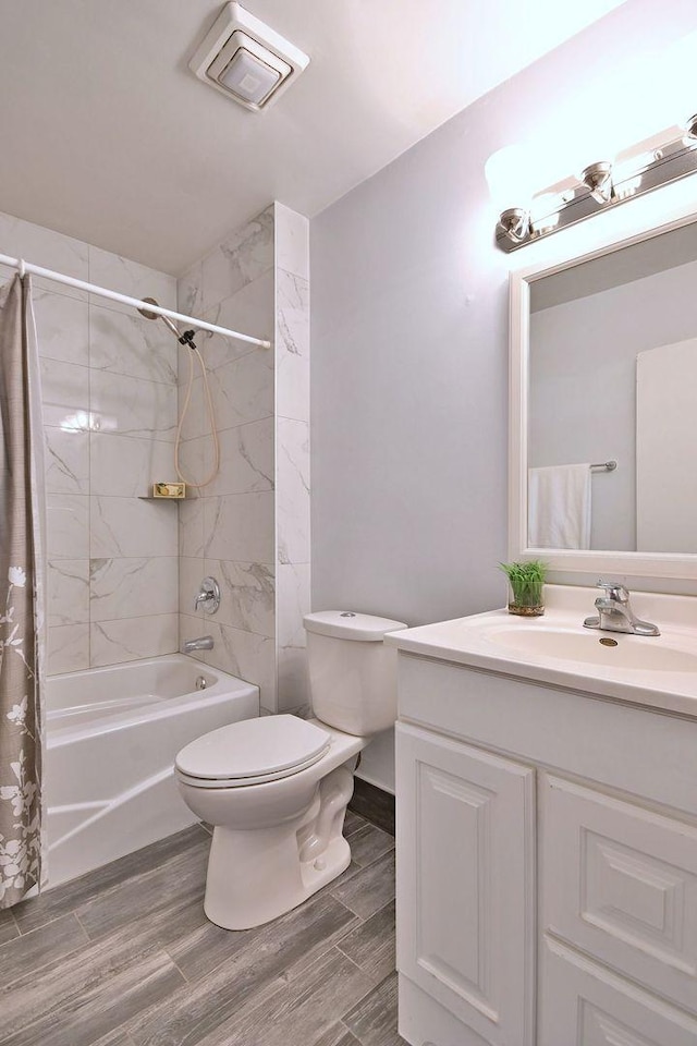 1340 Charger Ct, Carol Stream, IL 60188 - full bath with shower / tub combo with curtain, vanity, and wood finished floors