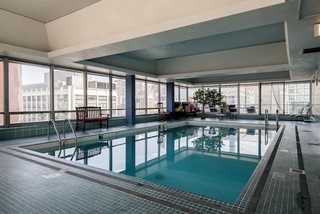 201 E Chestnut St Unit 21F, Chicago, IL 60611 - view of indoor pool