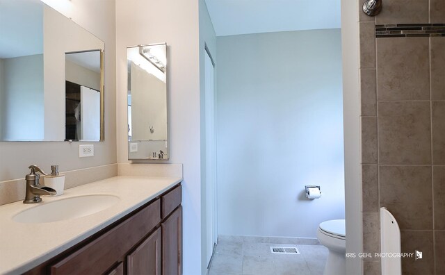 21136 W Engle Dr, Lake Villa, IL 60046 - full bathroom with vanity and tile patterned floors