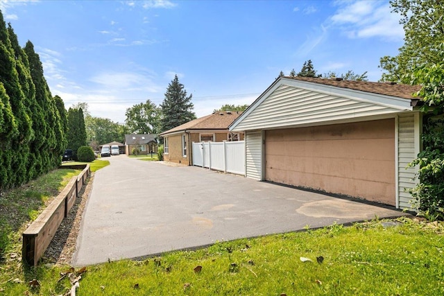145 N Oakleaf Dr, Addison, IL 60101 - view of detached garage