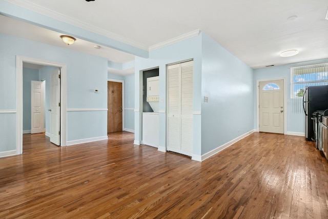 2554 W Rosemont Ave Unit 3, Chicago, IL 60659 - entrance foyer with wood finished floors and ornamental molding