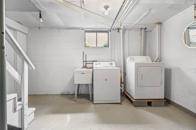 418 S Vail Ave, Arlington Heights, IL 60005 - laundry room with washer and dryer and concrete block wall