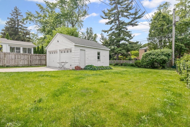 418 S Vail Ave, Arlington Heights, IL 60005 - view of yard featuring a detached garage and an outbuilding