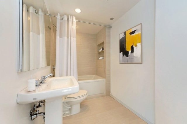 950 N Michigan Ave Unit 4003, Chicago, IL 60611 - full bathroom with toilet and shower / tub combo