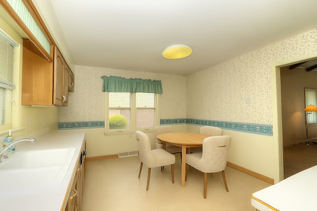 333 Elm St, Glen Ellyn, IL 60137 - dining space featuring wallpapered walls