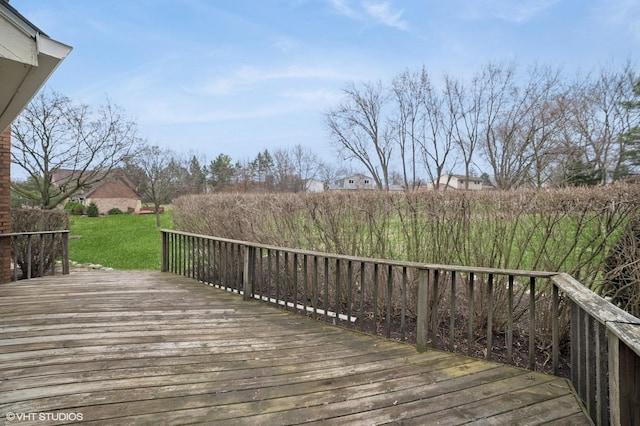 13 Chipping Campden Dr, South Barrington, IL 60010 - wooden deck featuring a lawn