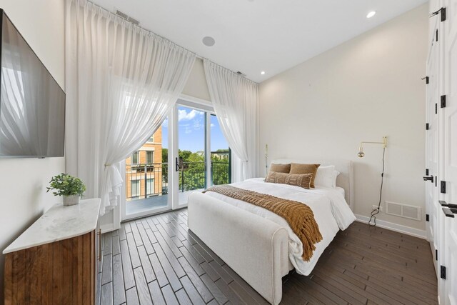 2756 N Magnolia Ave Unit Ph, Chicago, IL 60614 - bedroom featuring access to exterior, dark wood-type flooring, and recessed lighting