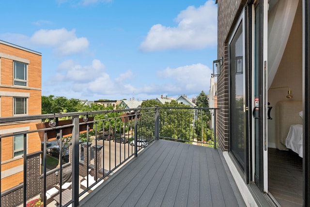 2756 N Magnolia Ave Unit Ph, Chicago, IL 60614 - view of wooden deck