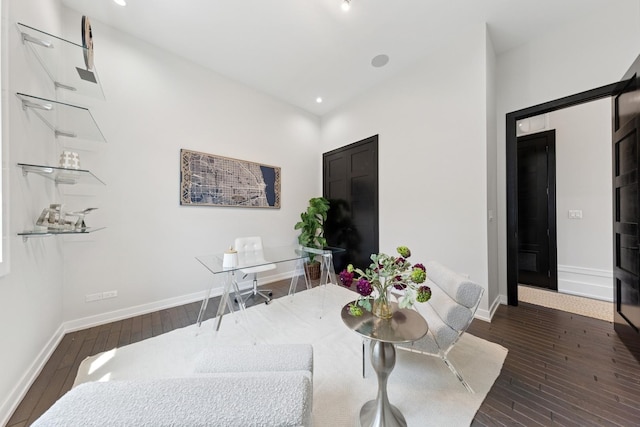 2756 N Magnolia Ave Unit Ph, Chicago, IL 60614 - dining space with dark wood-style flooring and recessed lighting