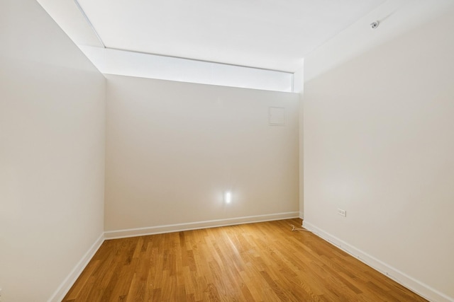 310 S Michigan Ave Unit 1804, Chicago, IL 60604 - empty room with light wood-type flooring