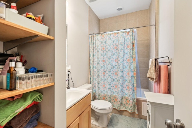 1639 W Farwell Ave Unit 1, Chicago, IL 60626 - bathroom featuring vanity and shower / bathtub combination with curtain
