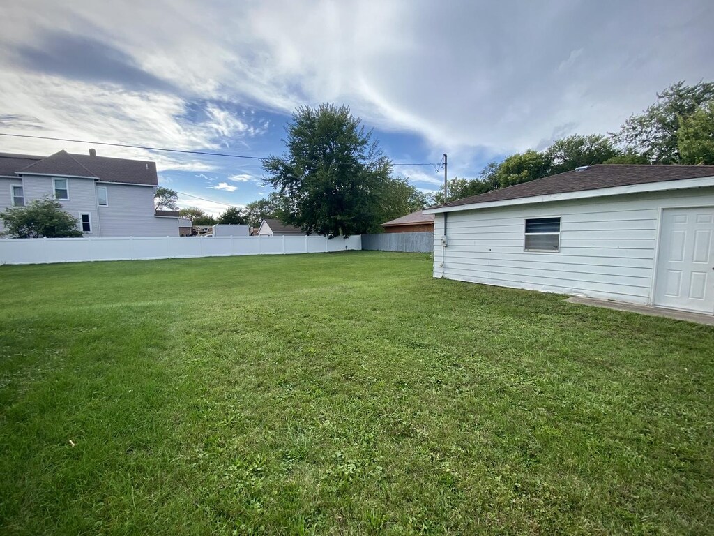 5626 E Ave, Countryside, IL 60525