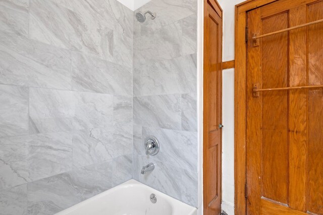 5407 S Justine St, Chicago, IL 60609 - bathroom with shower / washtub combination