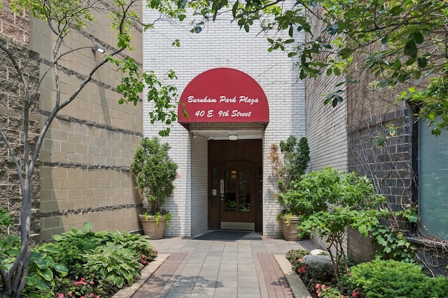 40 E 9th St Unit 1609, Chicago, IL 60605 - view of exterior entry featuring brick siding