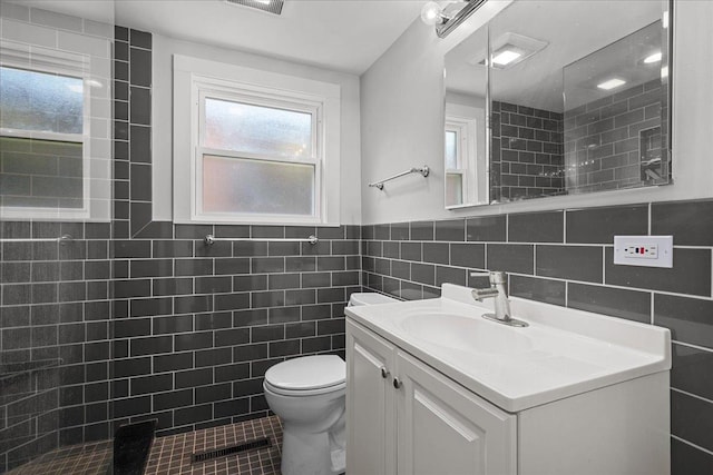 1719 Ferndale Ave, Northbrook, IL 60062 - bathroom featuring tile walls and vanity