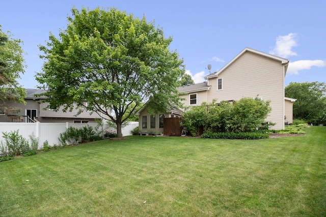 145 Barnes Rd, Elgin, IL 60124 - view of yard