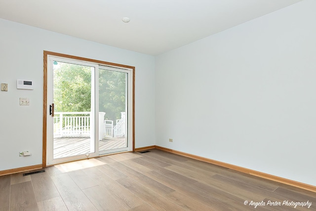 179 Cascade Dr, Crystal Lake, IL 60012 - spare room featuring light wood-style floors