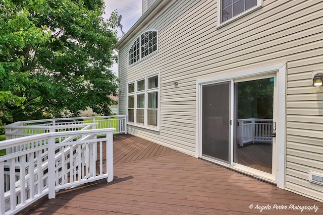 179 Cascade Dr, Crystal Lake, IL 60012 - view of wooden deck