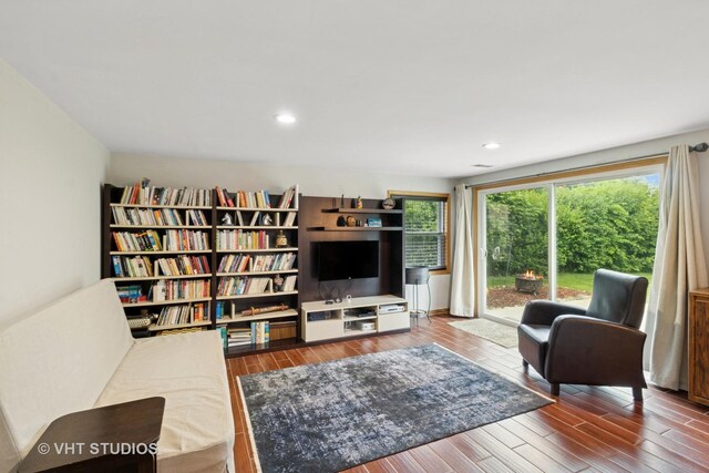 115 S We Go Trl, Mount Prospect, IL 60056 - living area featuring wood finished floors and recessed lighting