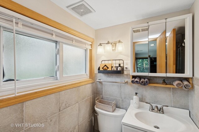 115 S We Go Trl, Mount Prospect, IL 60056 - bathroom with vanity and tile walls