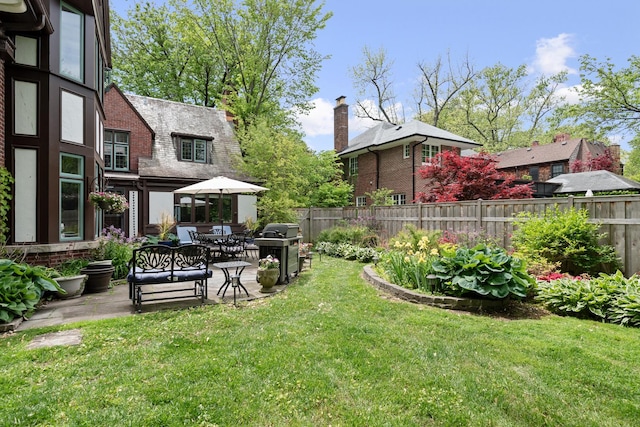 2951 Colfax St, Evanston, IL 60201 - view of yard with a patio area