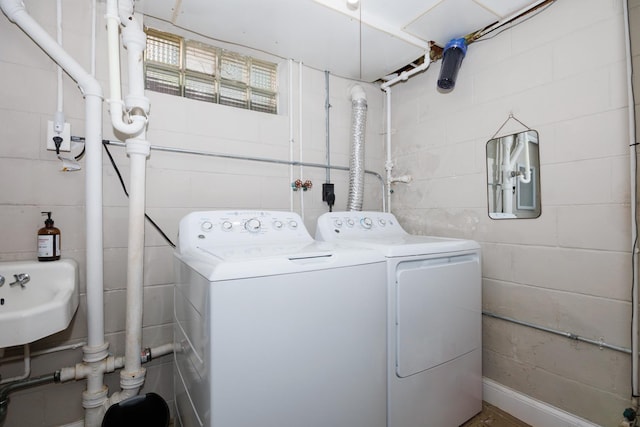 103 N Adelaide St, Normal, IL 61761 - laundry area featuring washer and clothes dryer and concrete block wall