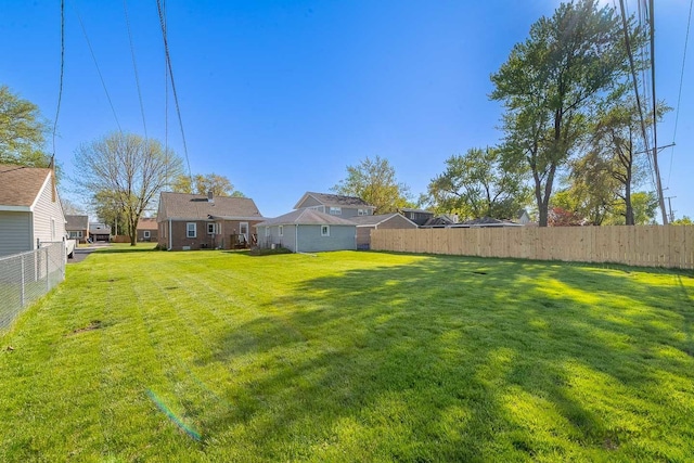 7828 Suburban Ln, Bridgeview, IL 60455 - view of yard