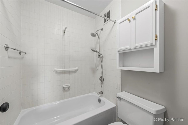 2000 Saint Regis Dr Unit 1D, Lombard, IL 60148 - bathroom with toilet and shower / washtub combination