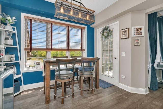 6743 S Pointe Dr Unit 1C, Tinley Park, IL 60477 - dining space with wood finished floors and baseboards