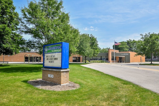 116 W Bailey Rd, Naperville, IL 60565 - view of home's community with a yard