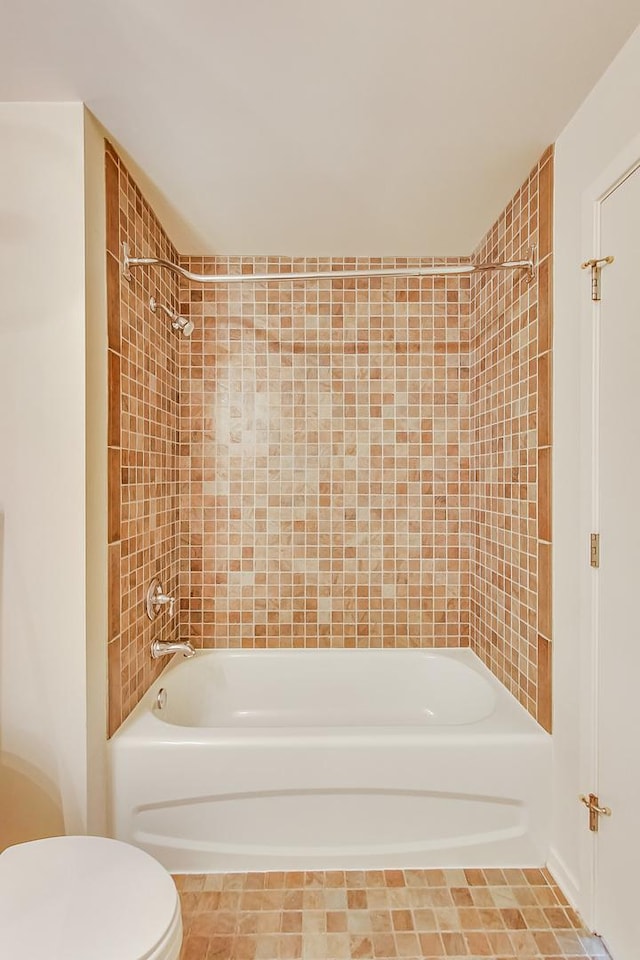 1525 S Sangamon St Unit 609, Chicago, IL 60608 - full bath featuring bathing tub / shower combination and toilet