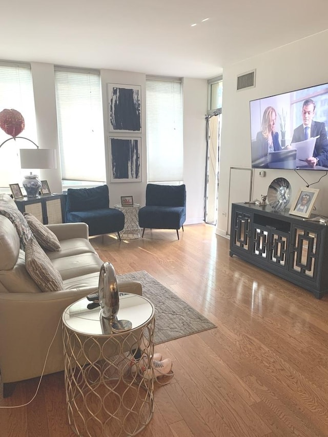 1400 S Michigan Ave Unit 911, Chicago, IL 60605 - living area with wood finished floors