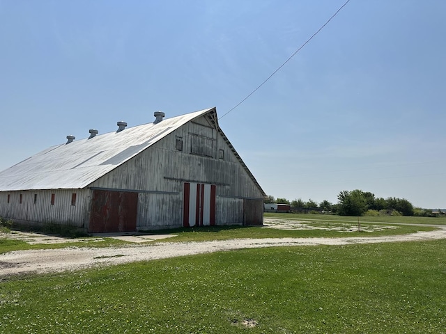 80 Smit Rd, Prophetstown, IL 61277 - view of barn featuring a lawn and driveway