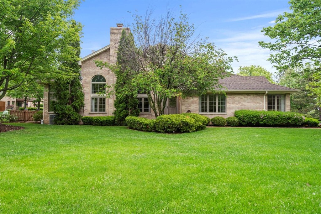 16 Pine Needles Dr, Lemont, IL 60439 - photo 1