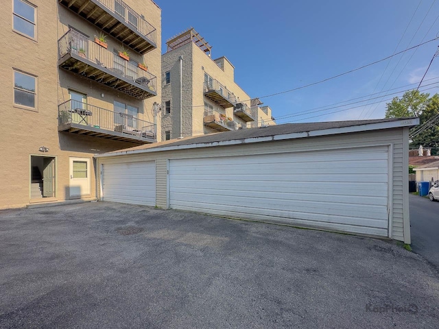 3454 N Ashland Ave Unit 4S, Chicago, IL 60657 - view of garage