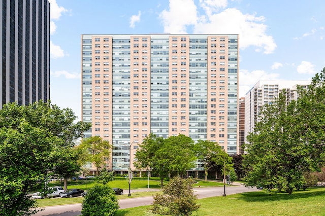 3180 N Lake Shore Dr Unit 8A, Chicago, IL 60657 - view of apartment building / complex