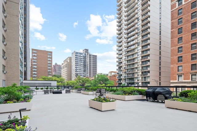 3180 N Lake Shore Dr Unit 8A, Chicago, IL 60657 - view of property's community featuring a view of city