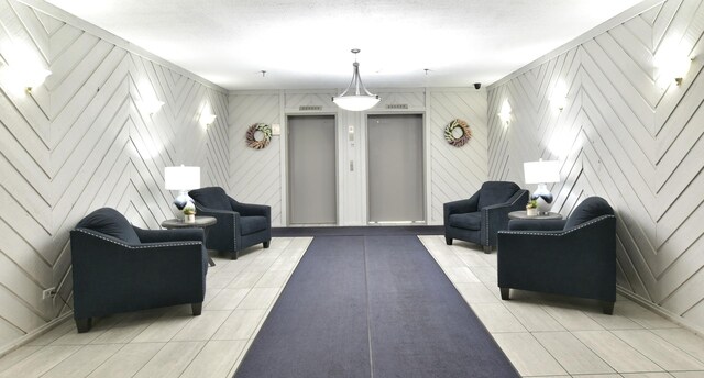 1400 N Elmhurst Rd Unit 310, Mount Prospect, IL 60056 - community lobby featuring a decorative wall