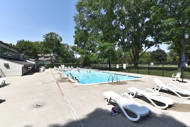 1400 N Elmhurst Rd Unit 310, Mount Prospect, IL 60056 - community pool featuring a patio area